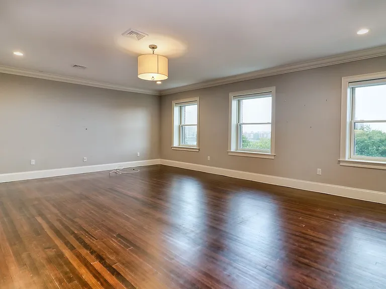 127 Bay State Road — Photo 33
