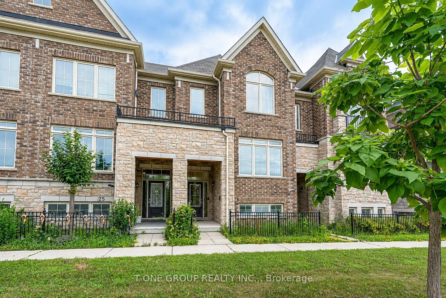 4 bed, $3,200 — Photo 2