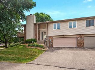 2514 Rose Ave E, Maplewood, MN 55119