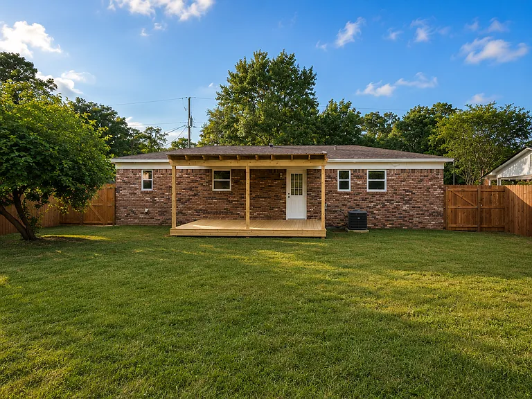 904 Colbert Ave — Photo 18