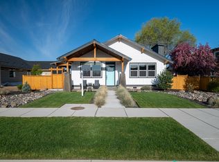 783 NW 13th St, Redmond, OR 97756