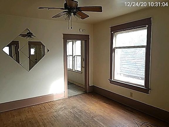 3rd image of 118 W Chambers St #120