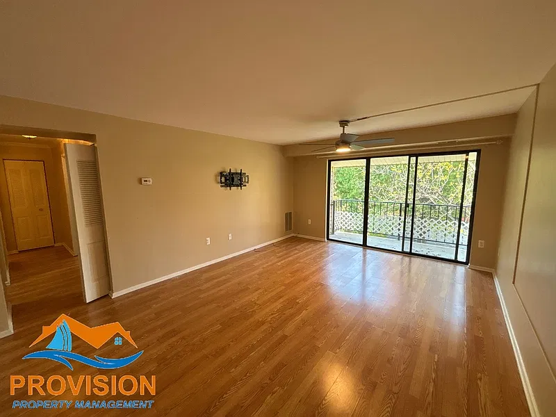 2 bed, 1.0 bath, 875 sqft, $2,100 — Photo 4