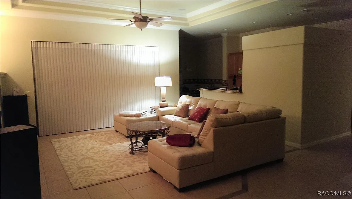 4 bed, 2161 sqft, $2,800 — Photo 4