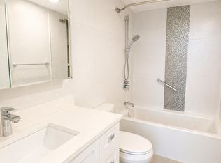 600 Three Islands Blvd APT 1016, Hallandale, FL 33009