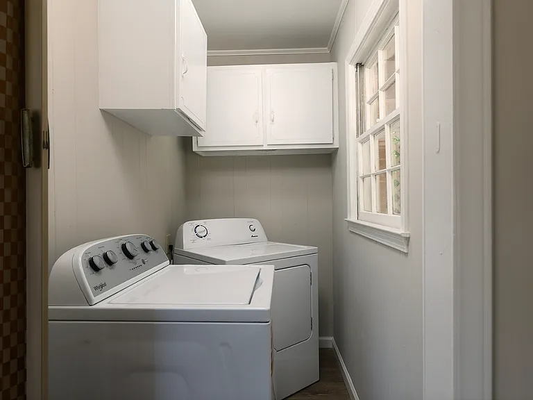 100 Truman St — Photo 17
