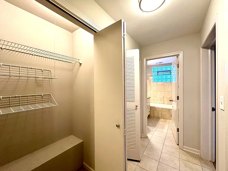 617 W Drummond Pl #3BW — Photo 10