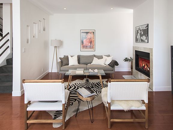 3rd image of 1133 N Formosa Ave APT 1