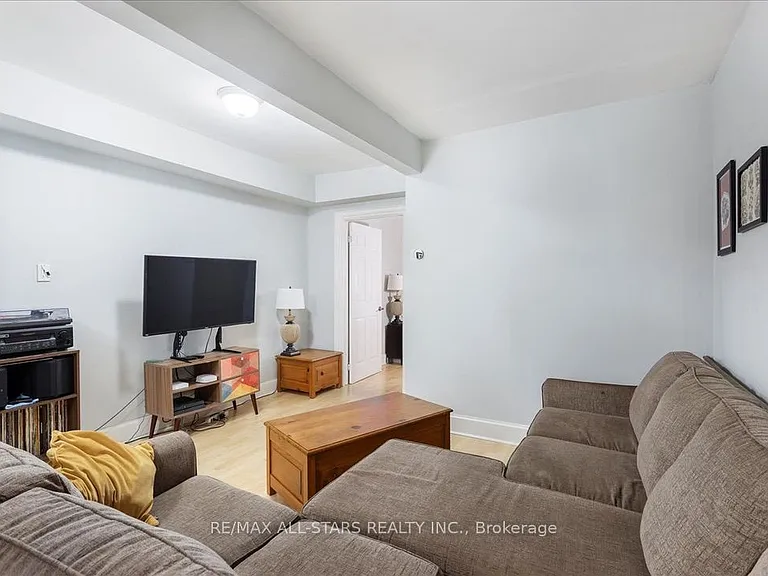 387 Ontario St #MAIN FLOOR — Photo 11