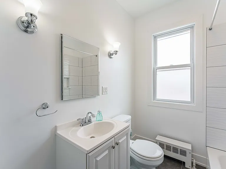 2125 Wesley Ave — Photo 10