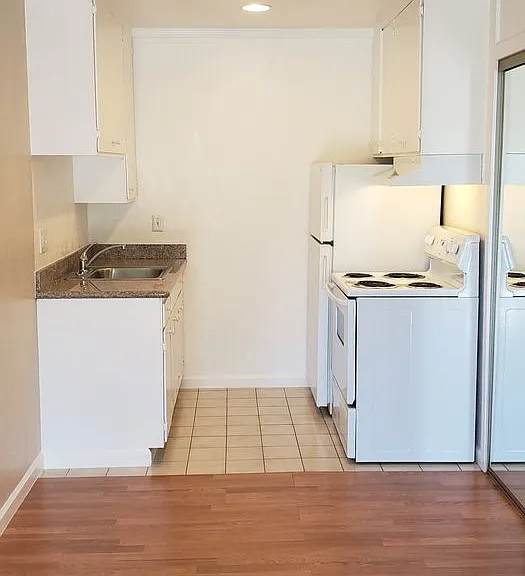 All Single Story Apartment Community — Photo 25
