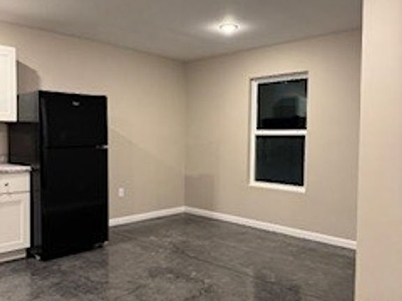 5th image of 218 Chiricahua Ln