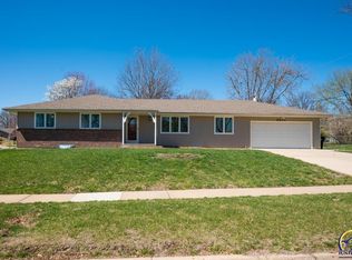 2671 SW Osborn Rd, Topeka, KS 66614
