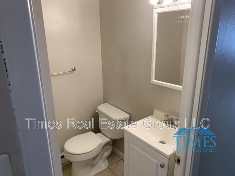 447 Pine St #A2 — Photo 2