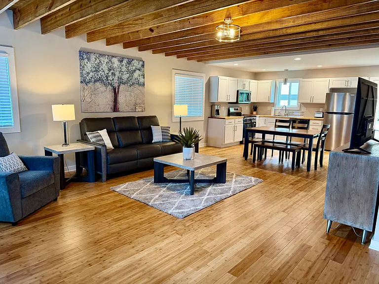 110 Lager Ln — Photo 4