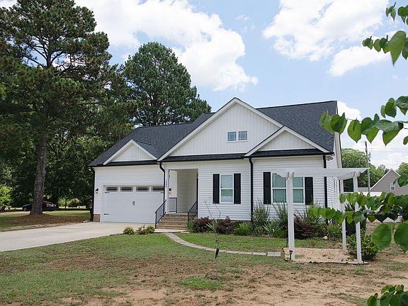 3rd image of 1004 Butler Dr