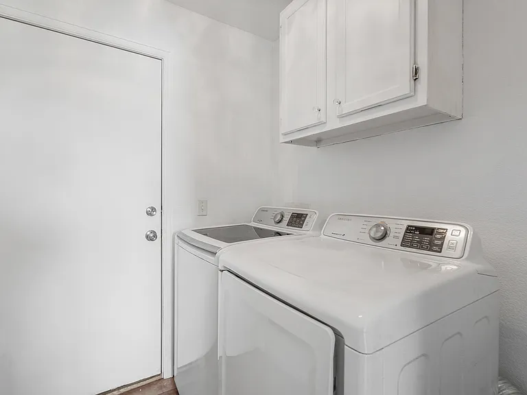 7326 Village Meadows Dr — Photo 11
