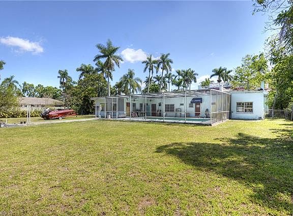 2nd image of 3318 McGregor Blvd #3320