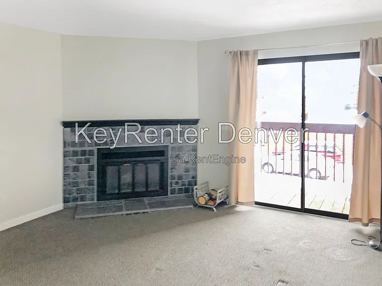 318 Wright St #202 — Photo 2