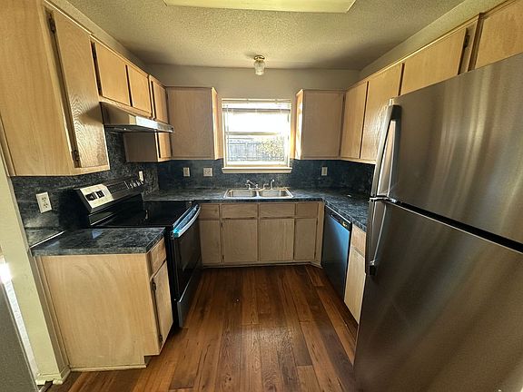 5th image of 1902 Amethyst Dr
