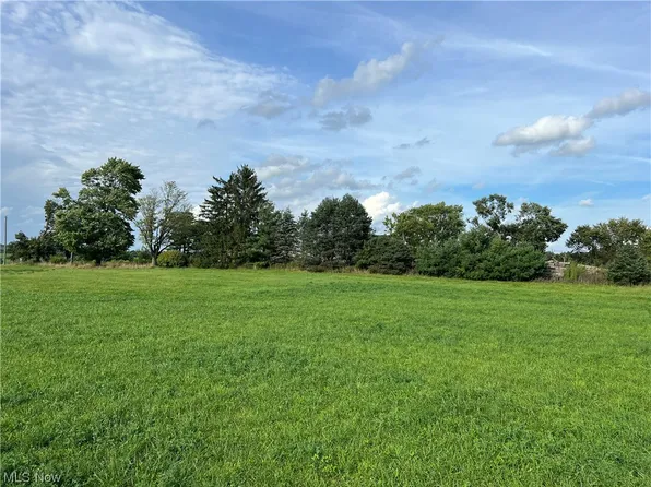 605 Township Rd, Millersburg, OH 44654