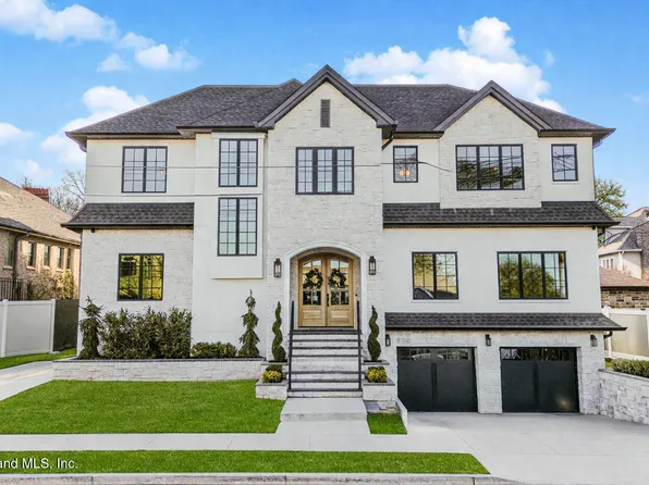 480 Butler Blvd, Staten Island, NY 10309