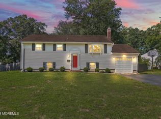 35 Princeton Dr, Howell, NJ 07731