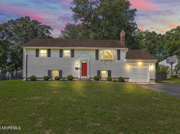 35 Princeton Drive, Howell, NJ 07731