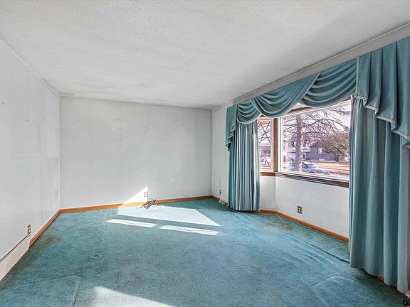 5th image of 5426 S 105th St