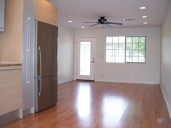 5th image of 1850 E Maryland Ave Unit 16