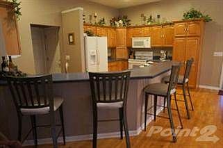 <marquee><font color=blue>Tasteful Kitchen With Extra Storage</marquee> What a chef's delight! This 