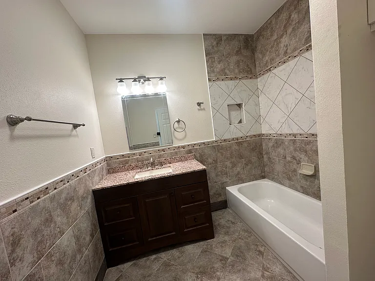 170 Interstate Dr #D — Photo 10