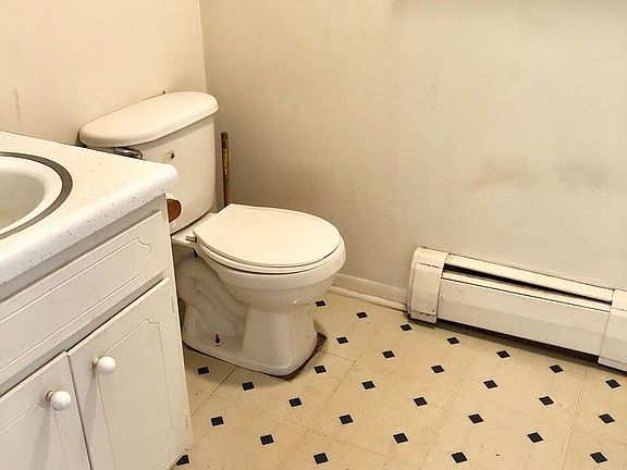 5th image of 401 W Mulberry St APT 01