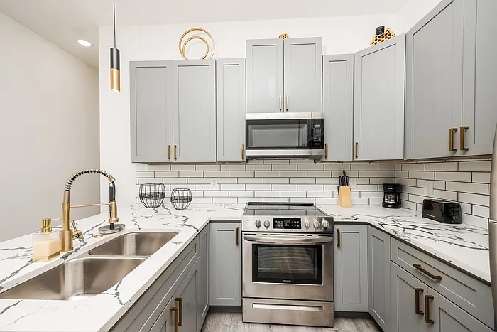 3 bed, 2.0 bath, 2500 sqft, $2,000 — Photo 4