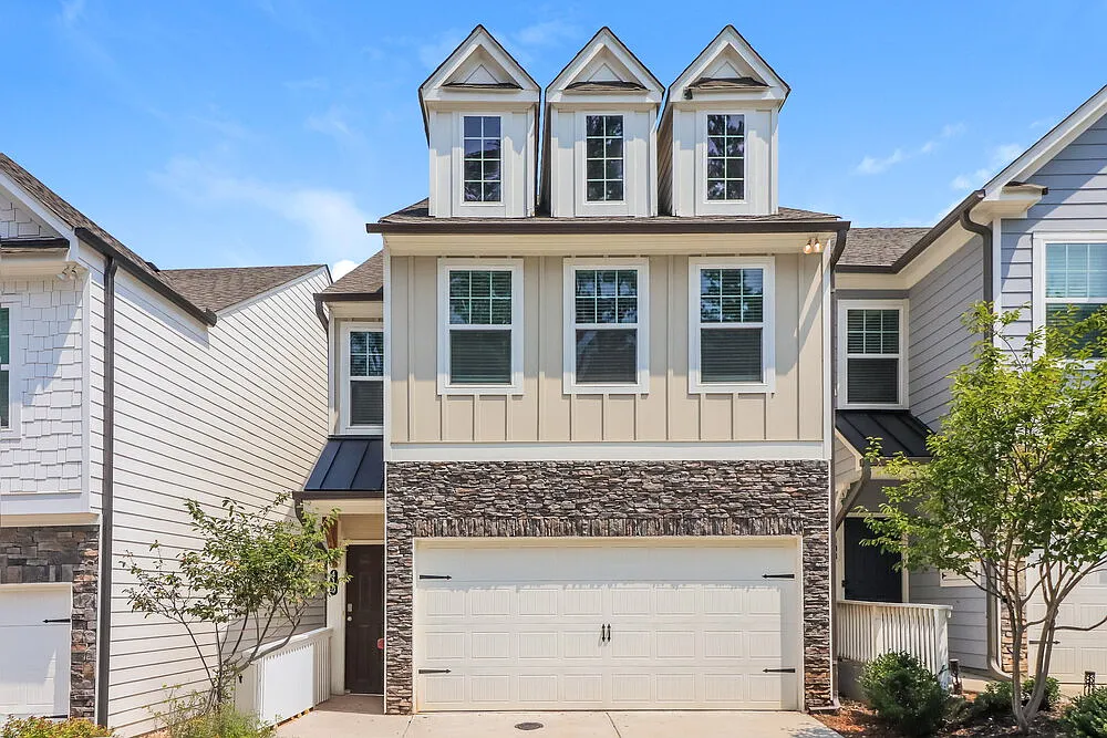 3 bed, 2.5 bath, 1770 sqft, $2,155 — Photo 1