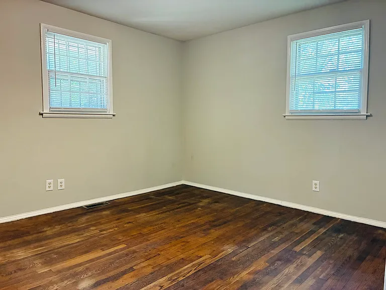 5015 Grapevine Dr — Photo 17