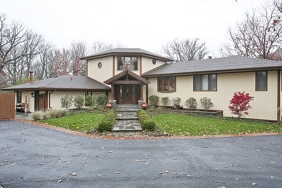 1st image of 16856 S Brentwood Ct