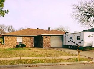 702 Darnel Ln, Mesquite, TX 75149