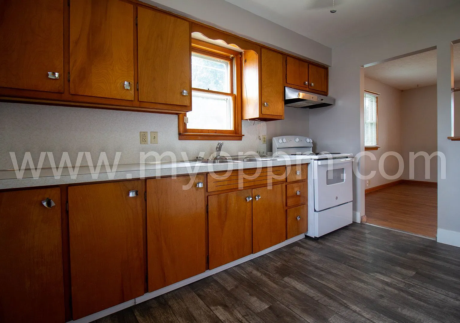 Charming 2Bd/1.5Ba House | Council Bluffs, IA — Photo 4