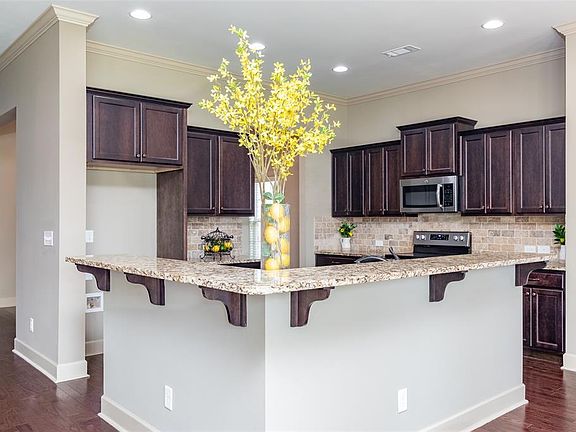3rd image of 3678 Weston Pl