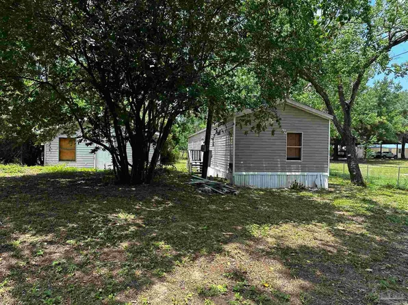 433 Live Oak St, Freeport, FL 32439