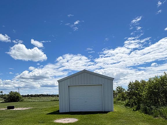 3rd image of 6393 E Blair Rd