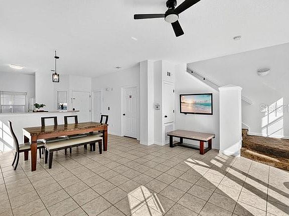 3rd image of 1070 PARK RIDGE CIRCLE