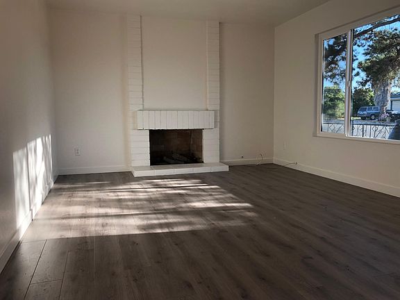 2nd image of 10959 Avenida Del Gato