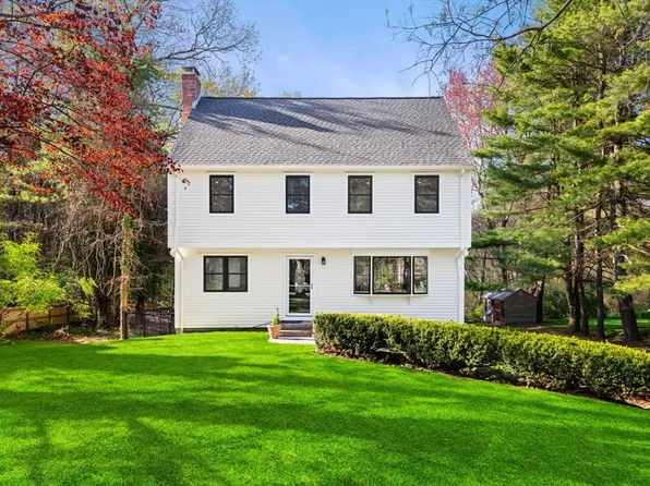 4 Tiffany Ln, Andover, MA 01810