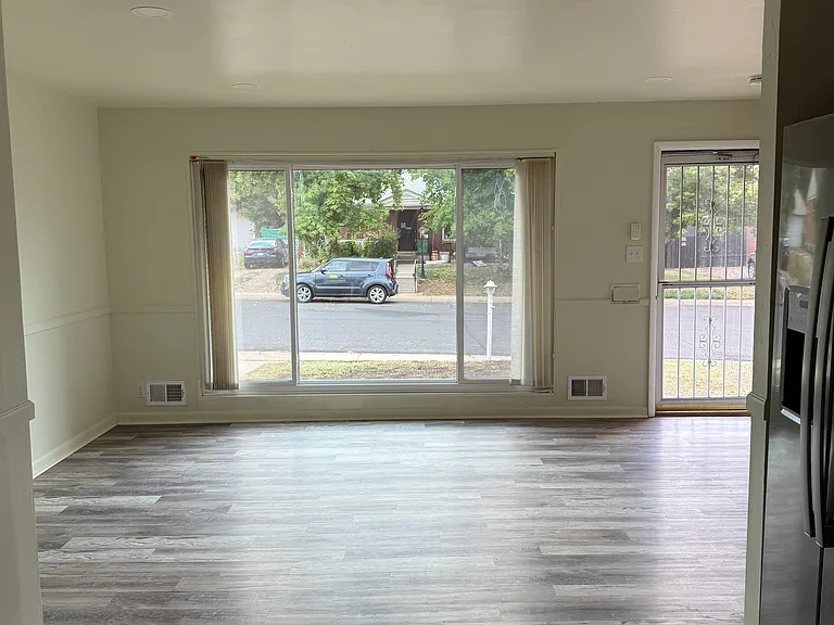 10910 Rosalie Dr — Photo 4
