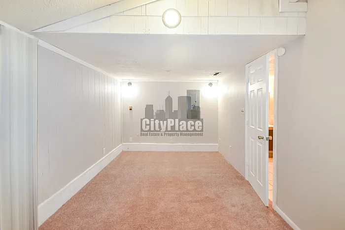 2633 S Randolph St #B — Photo 10