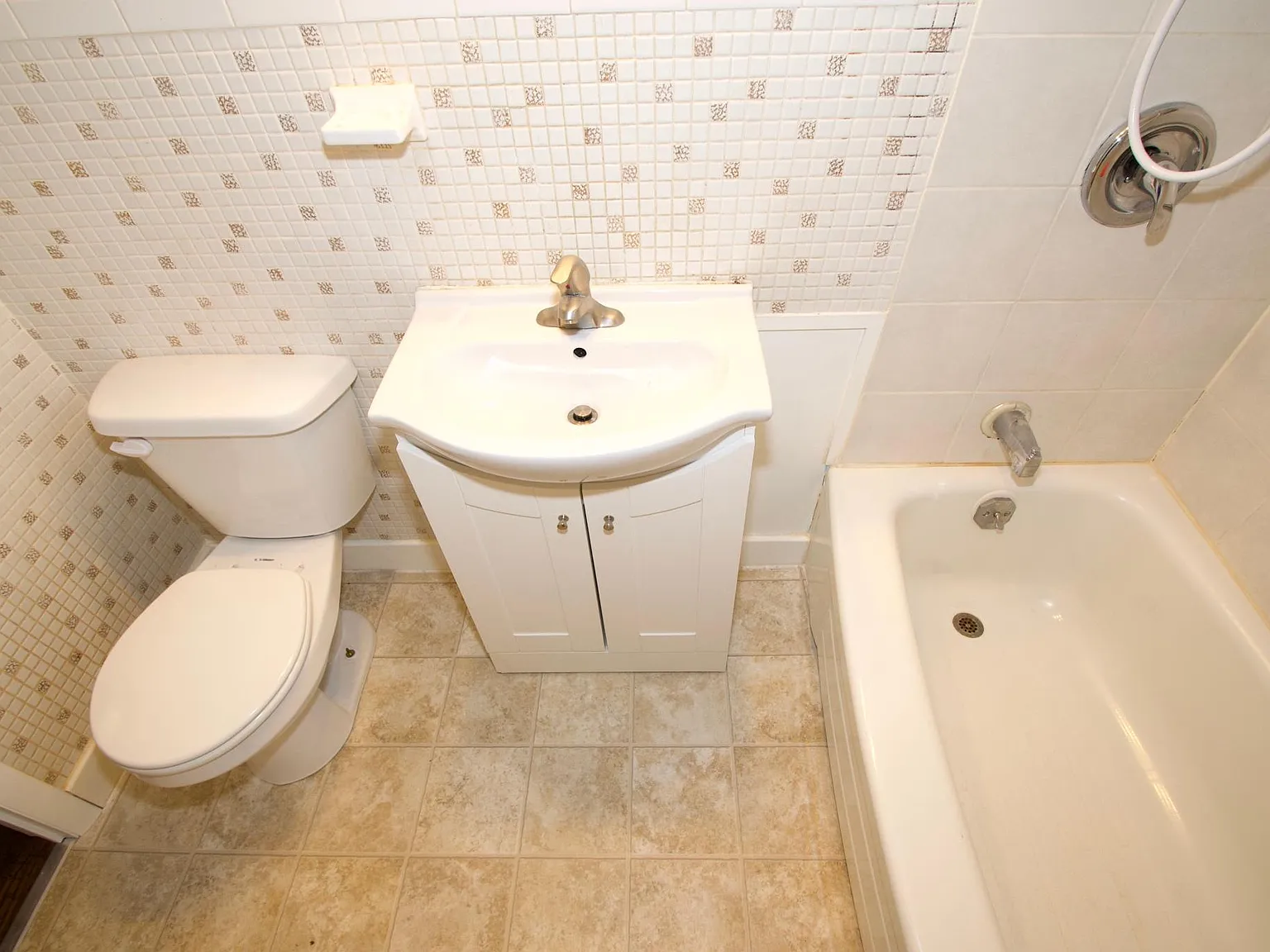 2 bed, 900 sqft, $1,095 — Photo 4