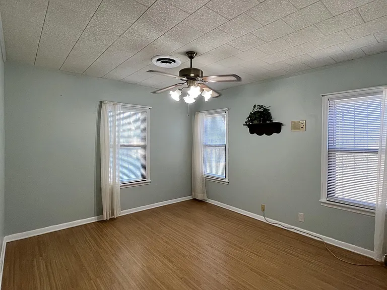 119 Mazzurana St — Photo 32