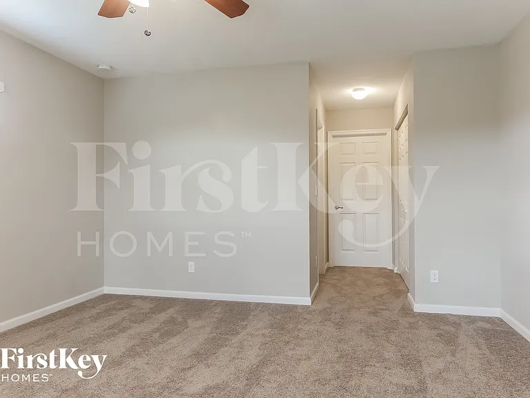 729 SW Estate Ave — Photo 7